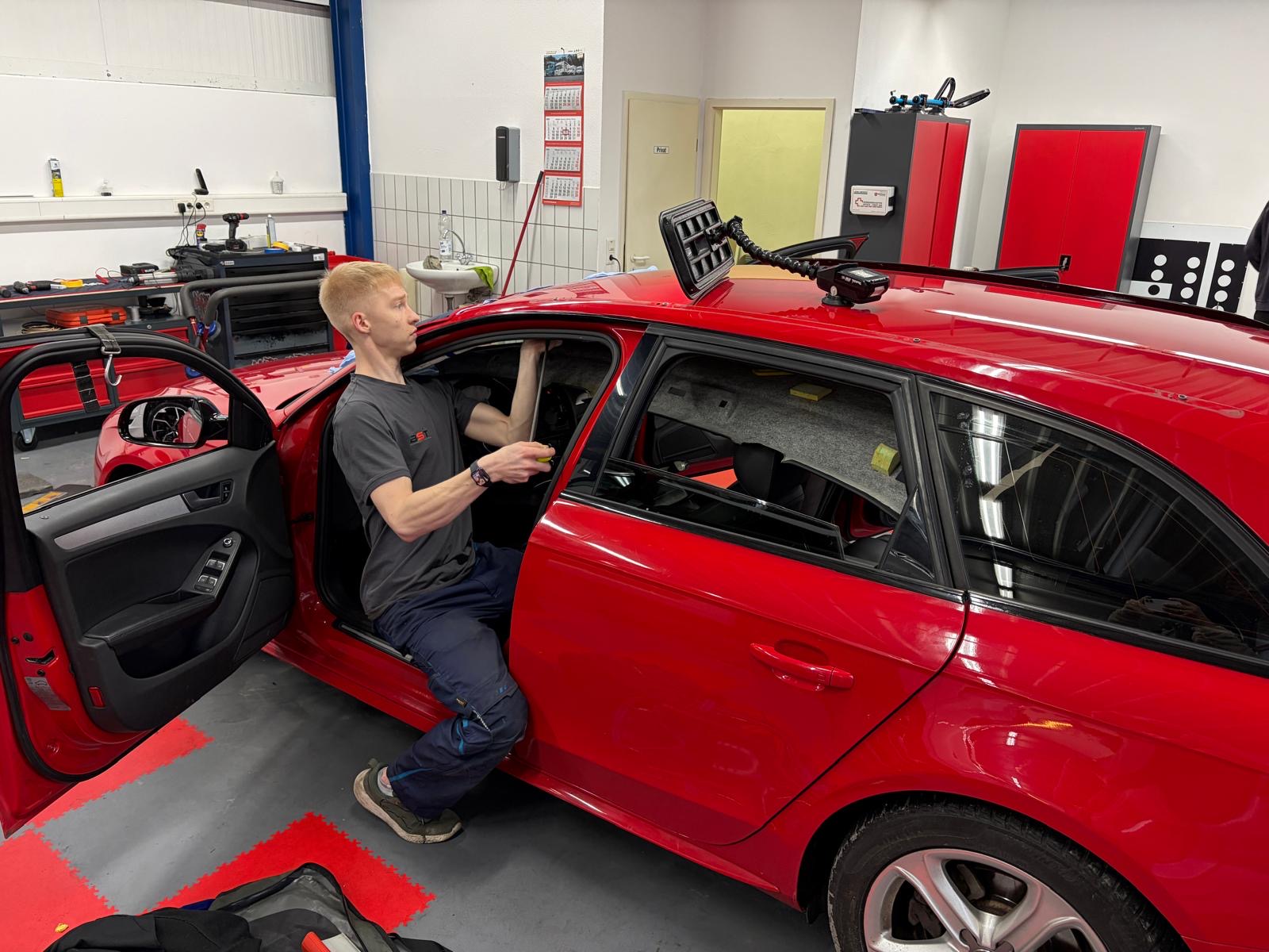 935644ec 89a4 48c1 84ff dbd343d70fd2 Julian Lang